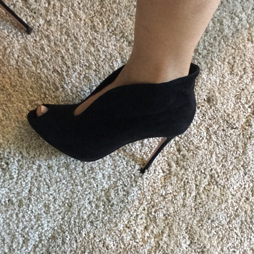 GIANVITO ROSSI MADE IN ITALY SUEDE PEEP TOE EUC BOOTIES 39.5